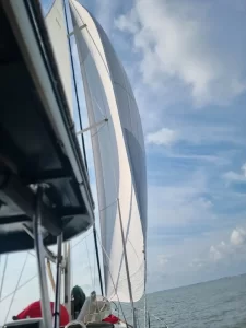 Beneteau 473 code zero tight reach 91 sq m / 979 sq ft