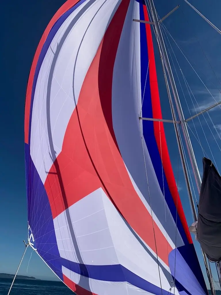 Asymmetrical spinnaker 163sqm on Moody 44 DS 3